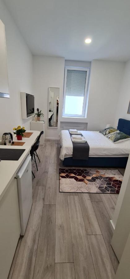 Mika And Apartman
